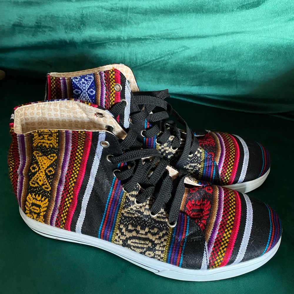 Inkkas Colorful Patterned High-Tops - Picture 3 of 5